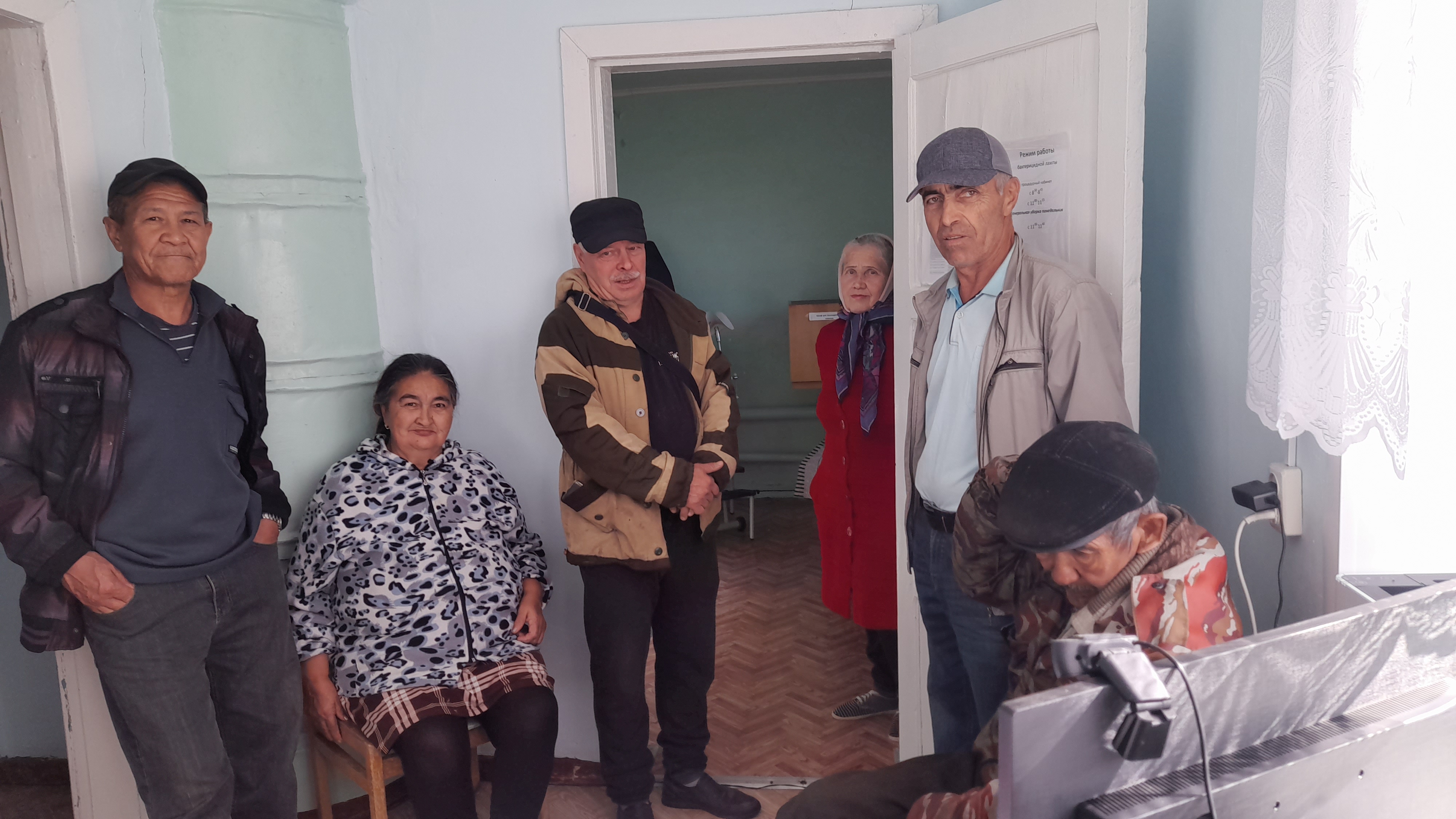 Укажите подпись к картинке.